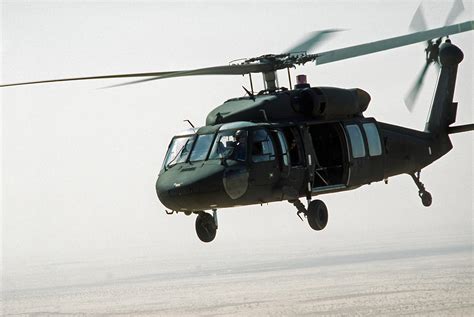us military black hawk helicopter