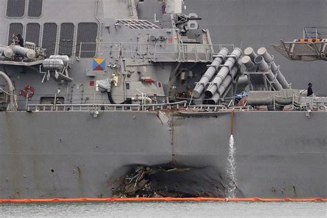 us warship collide news in hindi