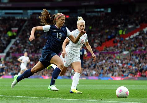us women playing soccer in england