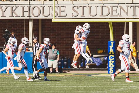 usd coyotes football