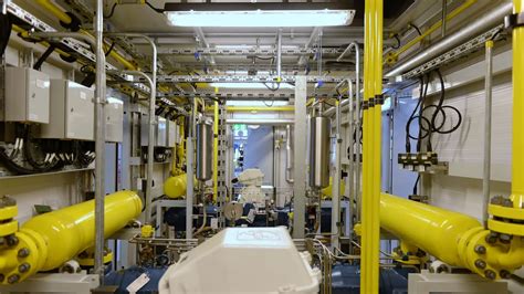 Use Of Buffer Gas In Compressor