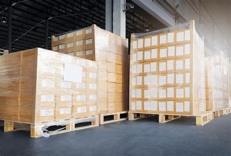 Use Of Pallets In A Shipping System