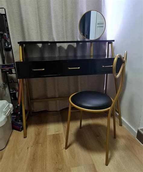 Used Makeup Table