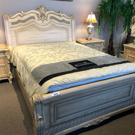 used queen size bed