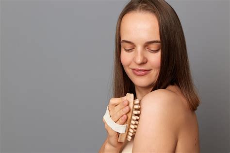 Using A Dry Body Brush