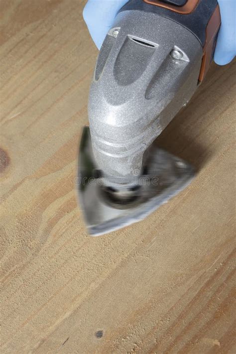 Using A Multi Tool For Sanding