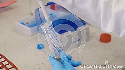 Using An Automatic Pipette