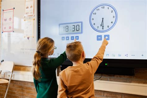 Using Clocks In The Classroom