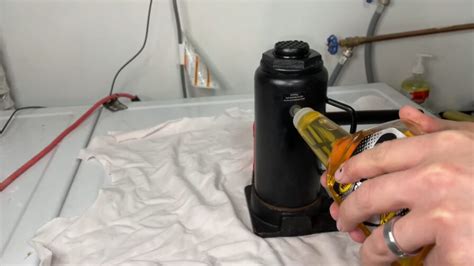 Using correct jack oil