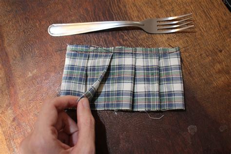 Using Fork To Make Pleats