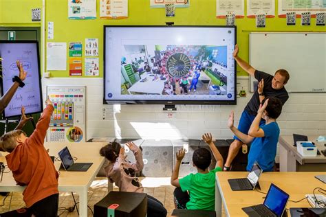 using real-life examples in teaching