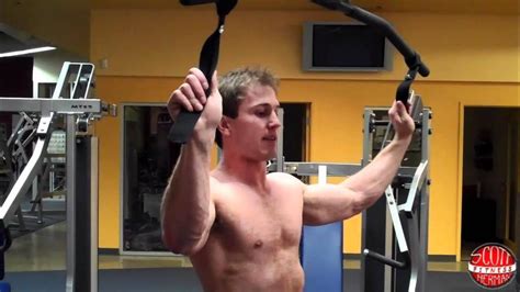 Using Straps For Lat Pulldown