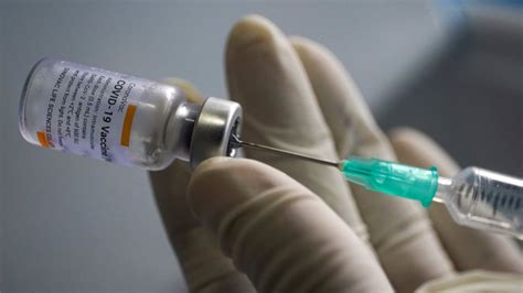 Covid What do under30s need to know about the vaccine? BBC News
