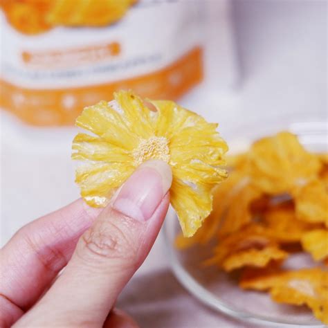 Vacuum Dried Pineapple Cubes