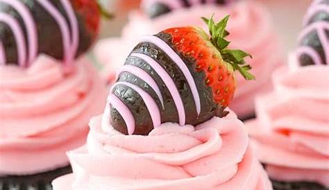 Valentine Day Cupcake With Strawberry Jam Inside Vanilla s Frosting
