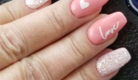 Valentine’s Nail Art on Dipping Powder Valentines nails, Valentine's