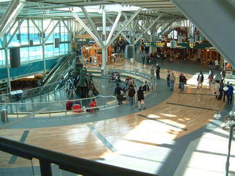 vancouver airport long layover