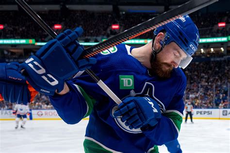 vancouver canucks trade rumors today