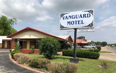 vanguard motel navasota tx