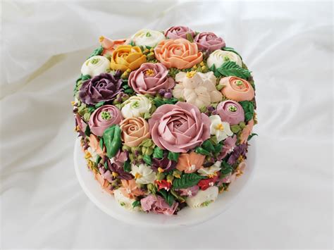 Vanilla Cake Icing Flowers