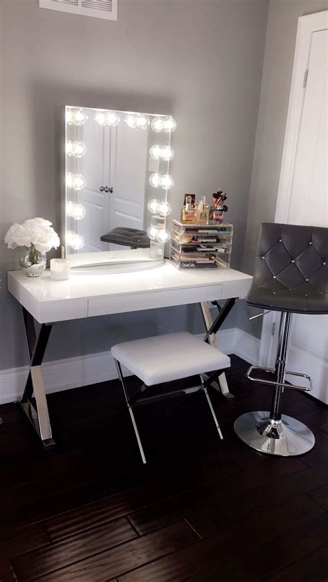 Vanity Mirror Set Up