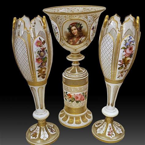 vases of a la boheme character
