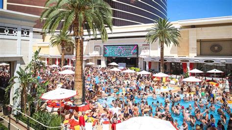 vegas encore beach