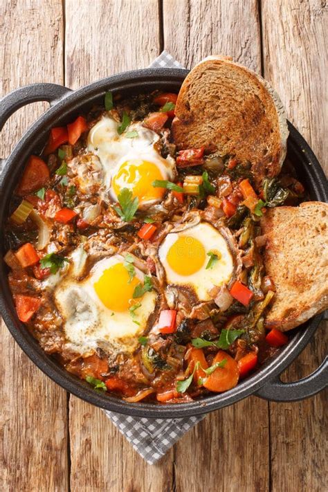 Vegetable Soup With Eggs