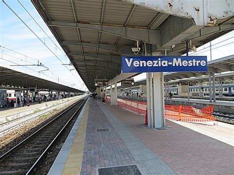 venezia mestre railway station to venice