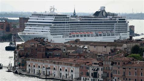 venice closed to cruise ships