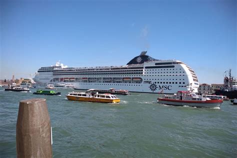 venice cruise ship schedule