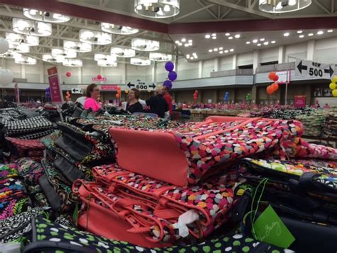 vera bradley outlet store pigeon forge tn