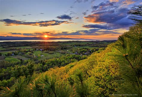 Witnessing Magic: Vermont and Sunset Encounters in the Green Mountain State