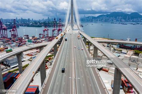 vessel hong kong bridge