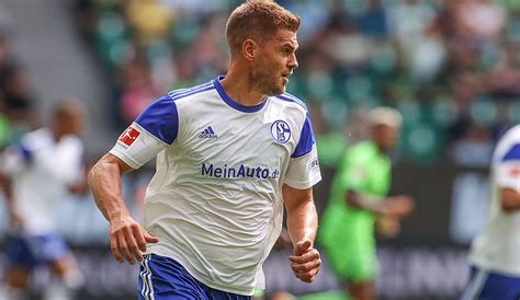 vfl wolfsburg v schalke 04