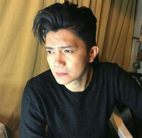 vhong navarro age