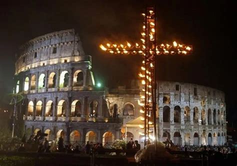 via crucis al colosseo testi