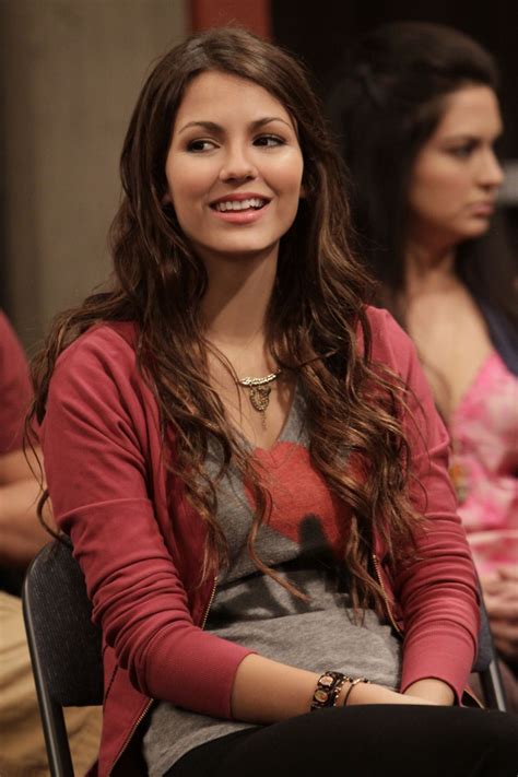 victoria justice age in victorious