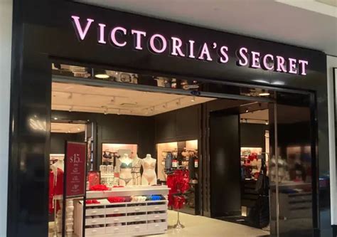 victoria secret store hours