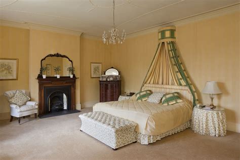 Victorian Bedroom On A Budget