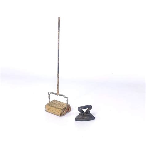 Victorian Carpet Sweeper