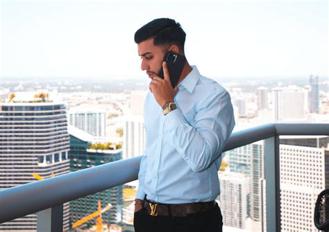 5 Effective Ways to Improve Your Video Calling Experience