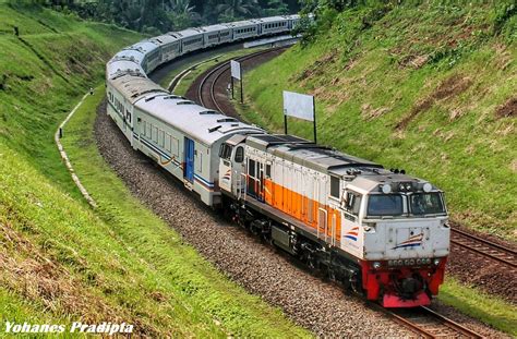 video kereta api indonesia