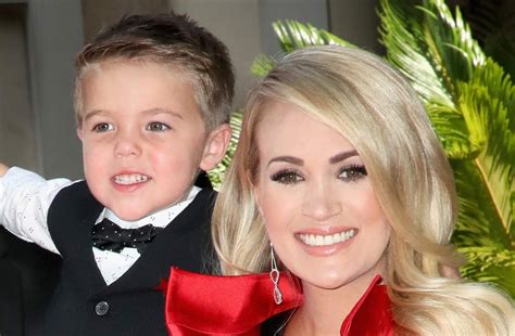 video of carrie underwood and her son isaiah