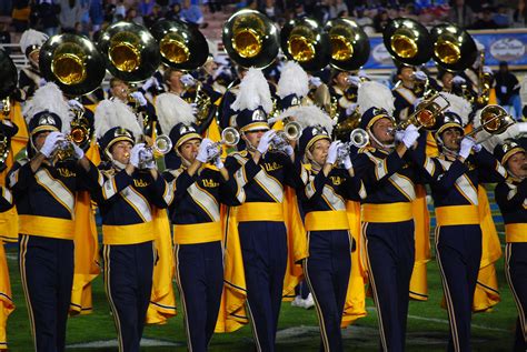 videos of american college marching bands