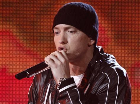 videos of eminem rapping