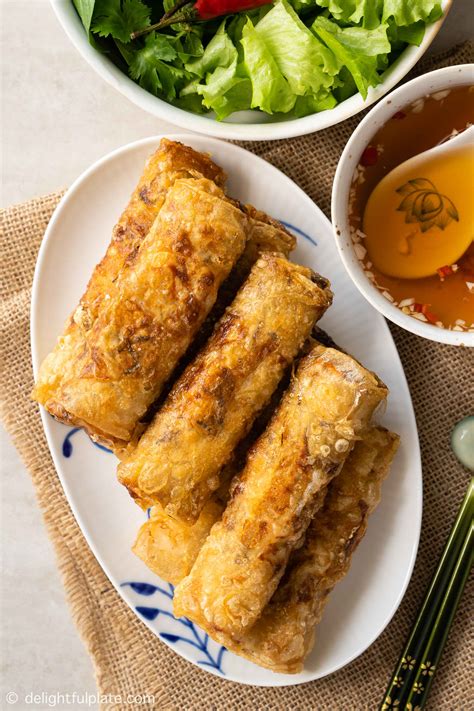vietnamese spring rolls fried
