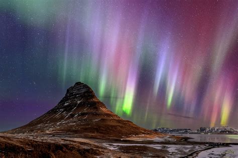 viewing the aurora borealis in iceland
