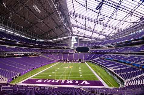 vikings football stadium capacity