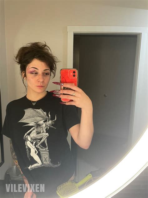 Unveiling the Vile Vixen: A Mysterious Tale of雌性的邪恶势力